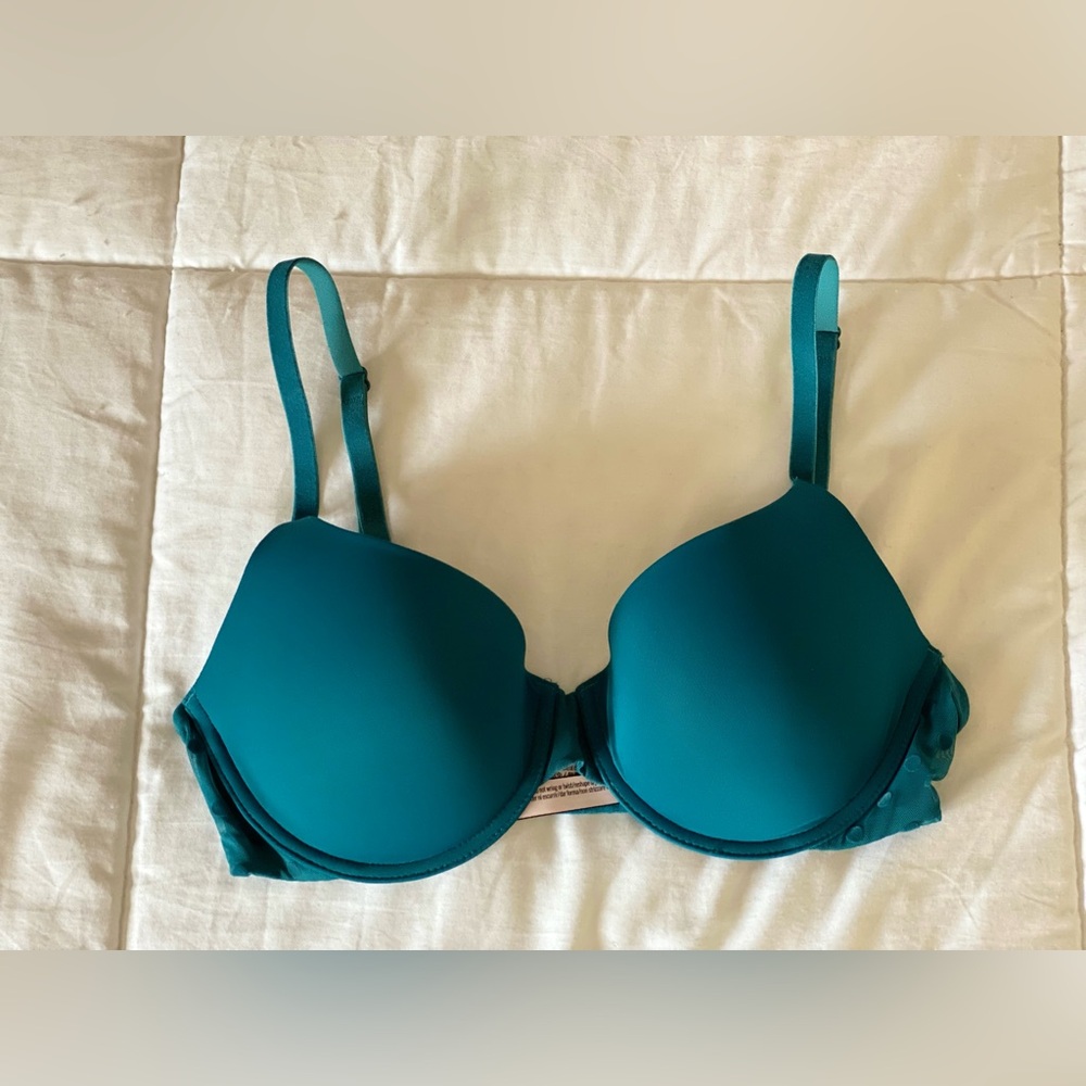 NEW Victoria’s Secret Light Push-up Bra